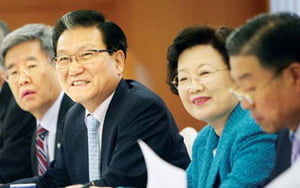 3不 정책 논란… 무엇이 문제인가