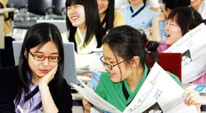 "맨큐와 생글생글의 만남, 경제원리 이해에 큰 도움"