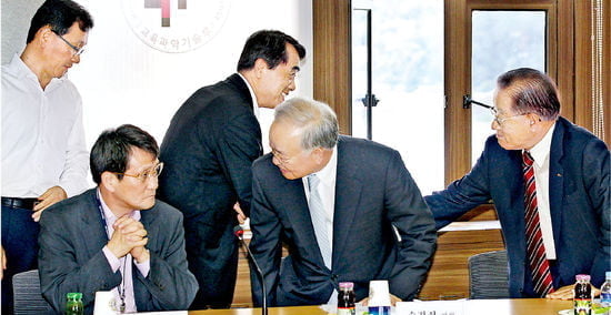 부실대학에 '퇴출 경고장'… 43개 대학 구조조정 대상에