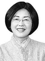 실물경제 못따라가는 한국 금융 등