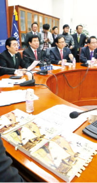 한국사를 국정교과서로 돌리는 건 옳을까요?