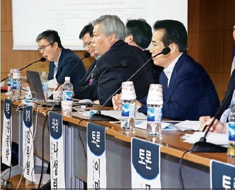 뜨거운 감자 '사내유보금 과세'