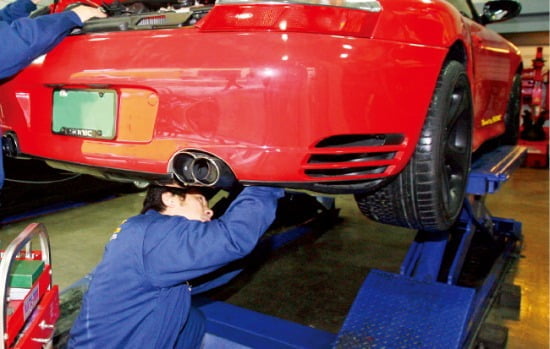 車 튜닝업체 "머플러 인증비만 수천만원…사업하겠나"