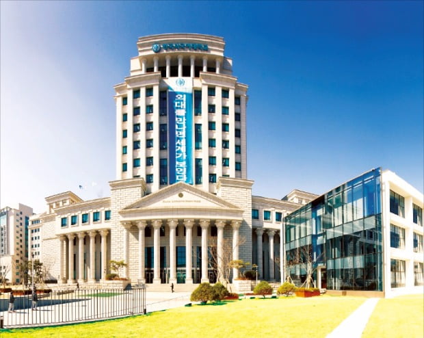 "자주적 탐구인·국제적 한국인·독창적 전문인 목표"