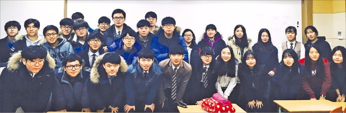'고교 경제 올림피아드' 학교·단체 응시 잇따라