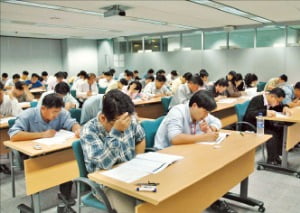 중문과, 영문과 제치고 '어문계열 간판'됐다