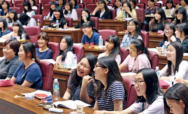 "동아리 활동은 팩트보다 느낌을 상세히 써야 좋아요"