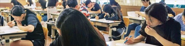 카드영업의 기본을 묻는 문항이 많았어요"