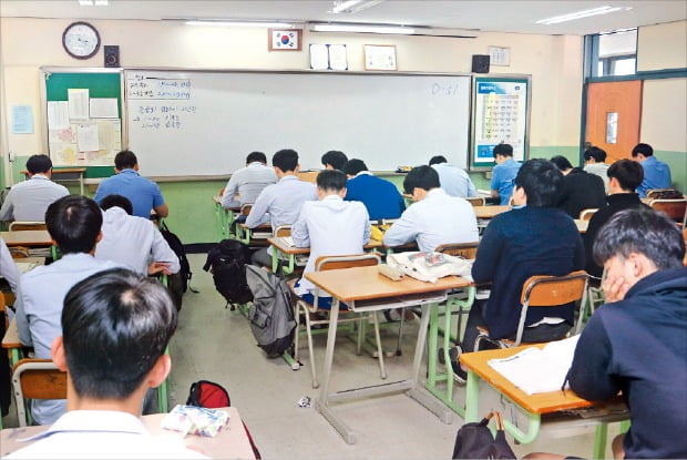 "학종은 대학 기준에 따른 정성평가로 신입생 선발하죠"