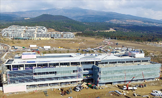 공론화 거쳐 결정된 정책까지 뒤집으면 누가 한국에 투자하나