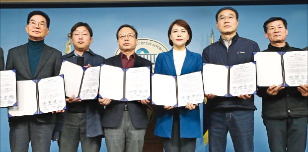 신기술은 기존 생태계와 대립·경쟁하며 뿌리 내리죠