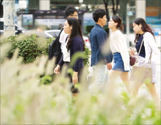 "좋은 하루 되세요"는 문법 어긋나도 흔히 쓰죠~