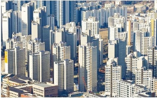 '부동산 세금' 계속 더 올려야 하나