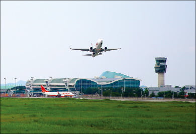 군산·무안 공항 인근 '새만금 신공항' 건설할 필요 있나