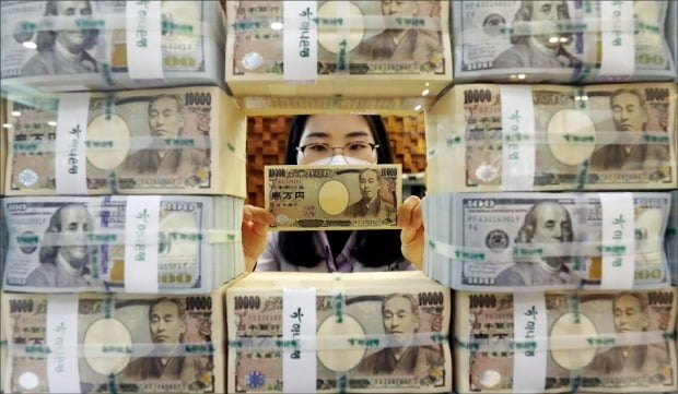 주식 저가 매수할 땐 bargain-hunting…공격 매입할 땐 buying spree라고 표현하죠
