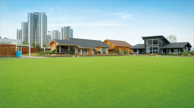 home turf 는 텃밭 또는 안마당을 의미해요…축구에서 home ground와 같은 의미로 통해