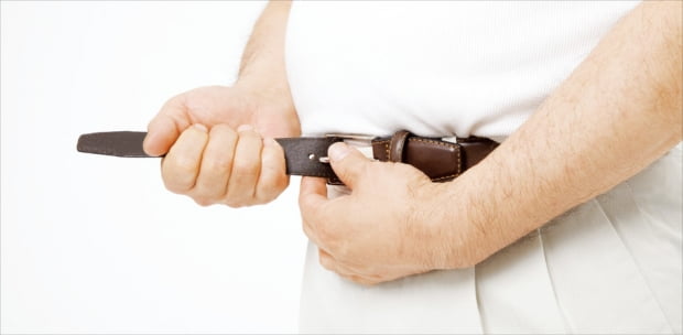 뭔가를 가지고 있을 때 쓰는 표현 under one's belt