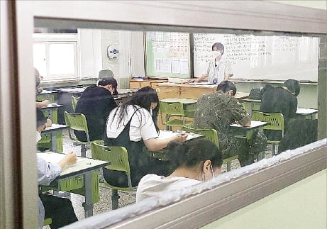 고교부문 대상에 청심국제고 3학년 홍이루