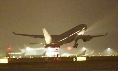 공항 야간비행 부담금 늘리는 정부, 소음이 줄어드나
