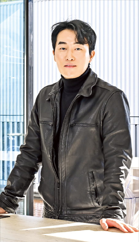 "공간을 꾸미고 생명을 불어넣는 직업이죠"