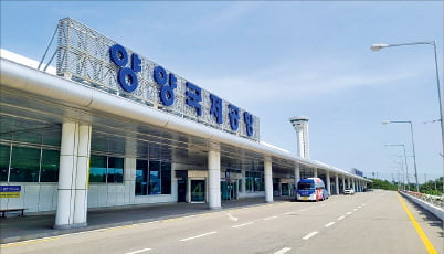 적자 공항 10개인데 10개 더? 묻지마 건설 타당한가
