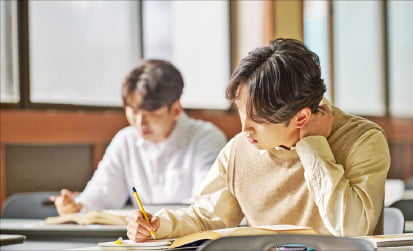 대학등록금 통제, 계속해야 하나