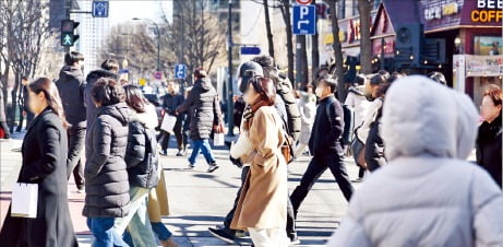 '3만 달러의 벽' 11년째 넘지 못하는 한국