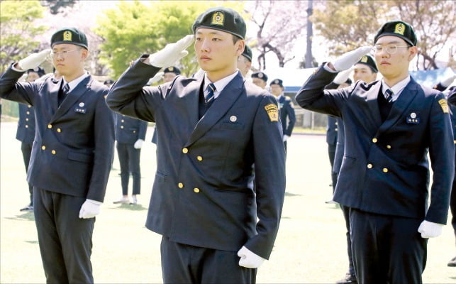 "기술로 나라 지켜요"…軍특성화고 합동 발대식