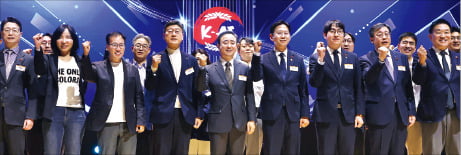 토종이냐 혼종이냐…국산 AI 모델 '갑론을박'
