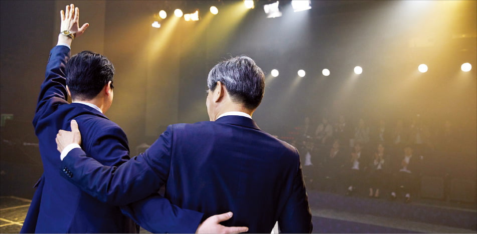 사실상의 리더를 말할 때 'De facto leader'